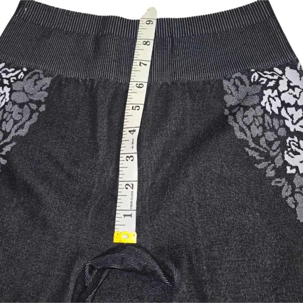 Fabletics Floral Patterned Black And Gray Women's… - image 5